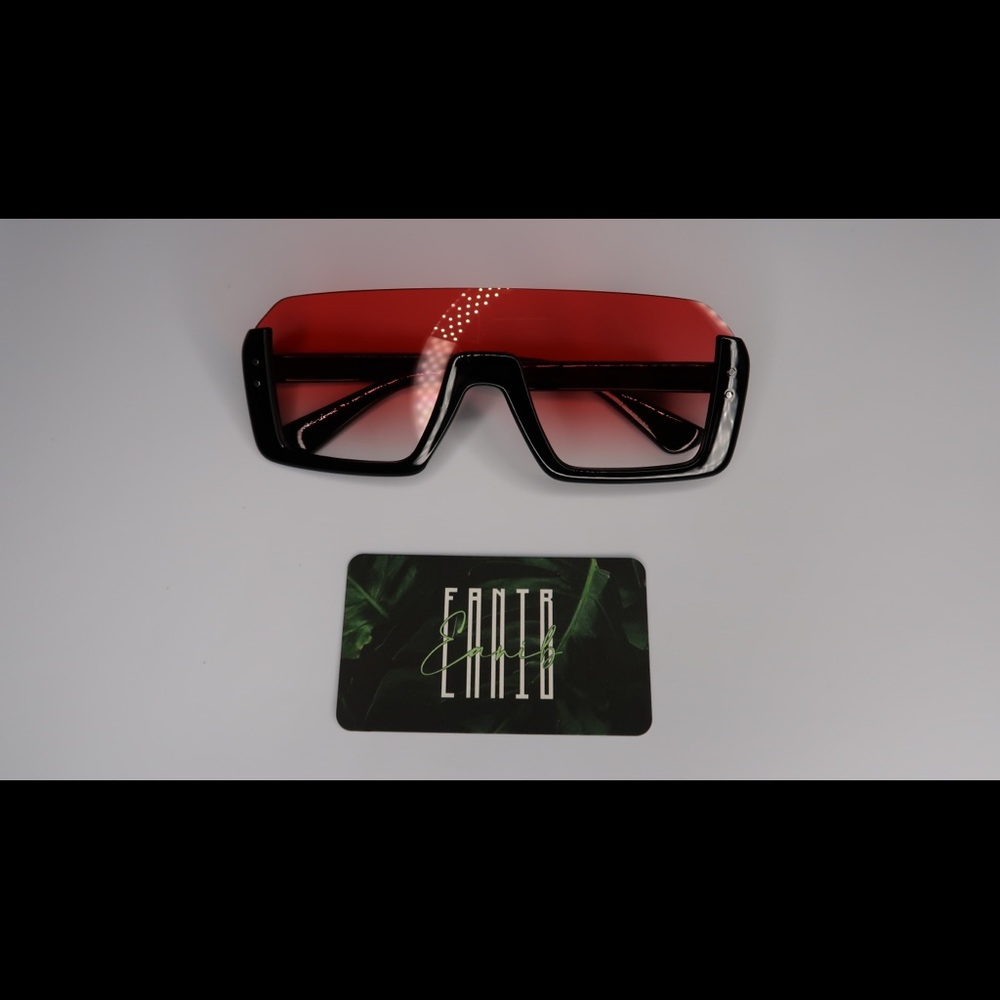 **NEVER WORN** red rimless gradient rounded womean sunglasses